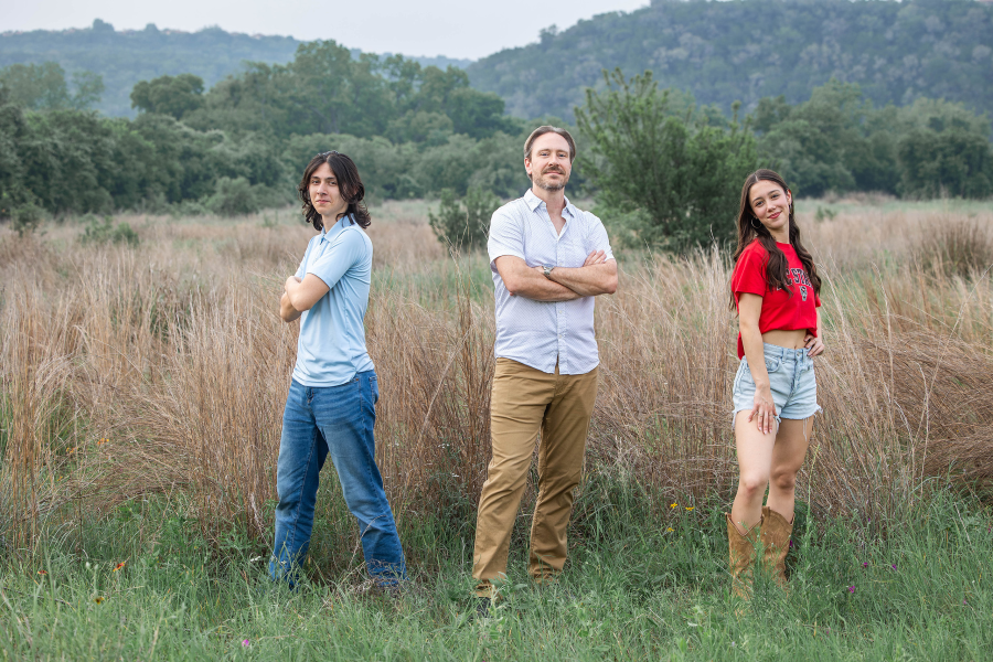 thm_april-2026-lb-commons-ford-ranch-senior-photos-031.webp