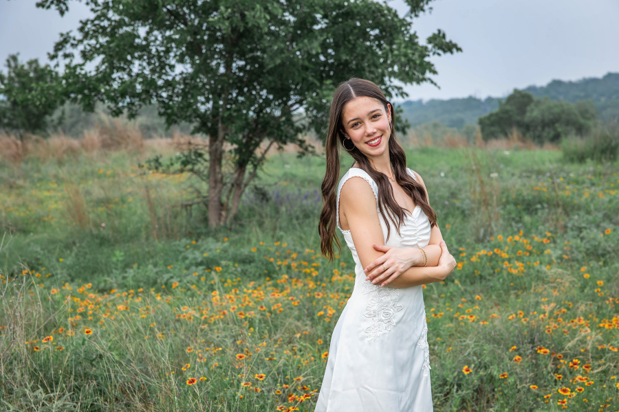 thm_april-2026-lb-commons-ford-ranch-senior-photos-058.webp