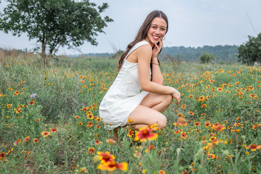 thm_april-2026-lb-commons-ford-ranch-senior-photos-065-1.webp
