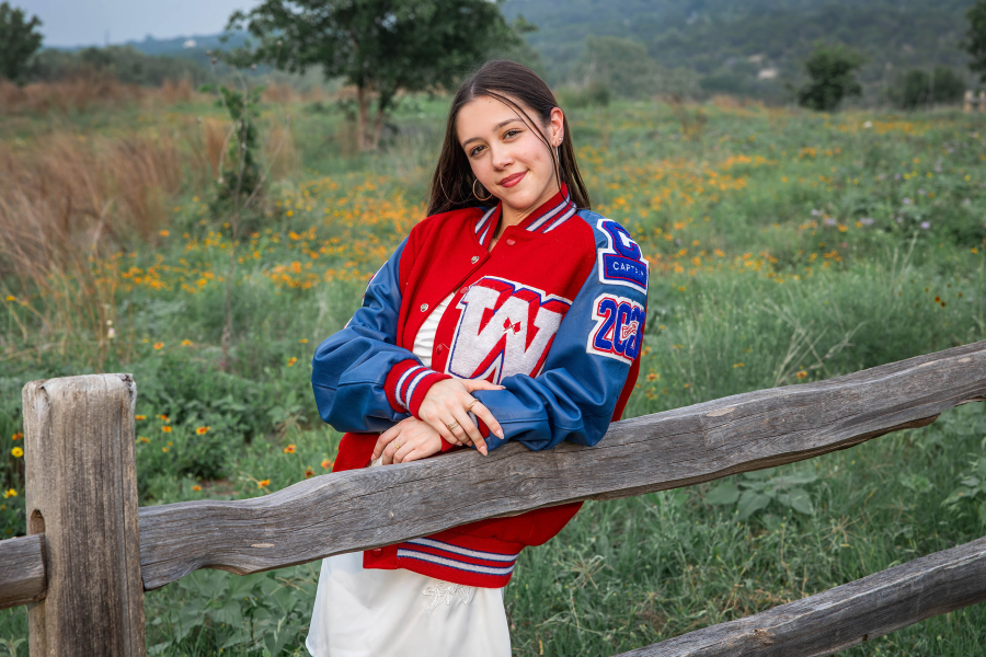 thm_april-2026-lb-commons-ford-ranch-senior-photos-100.webp