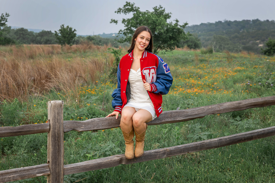 thm_april-2026-lb-commons-ford-ranch-senior-photos-105.webp