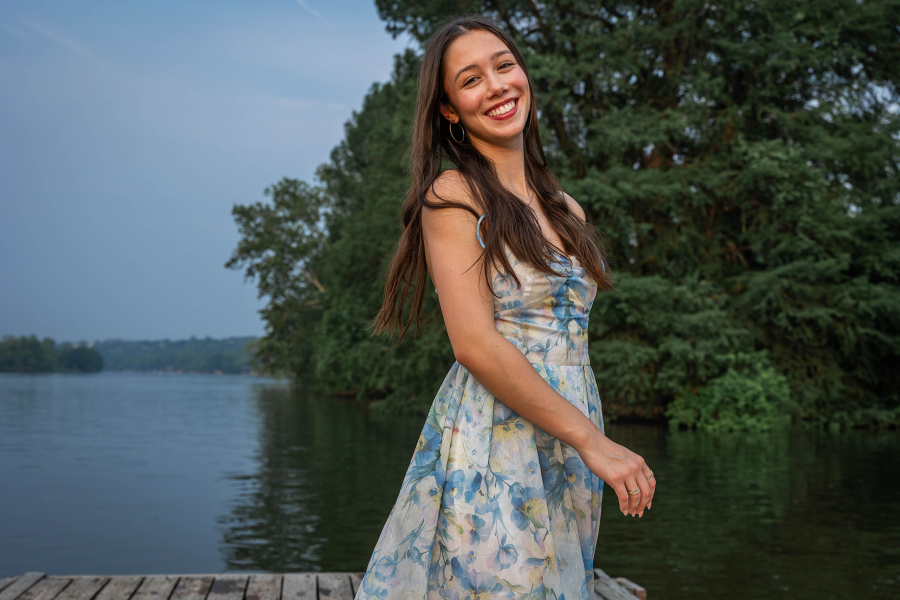 thm_april-2026-lb-commons-ford-ranch-senior-photos-119.webp