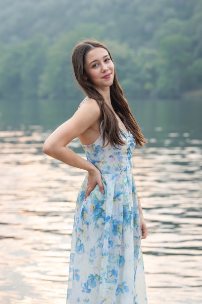 thm_april-2026-lb-commons-ford-ranch-senior-photos-134.webp
