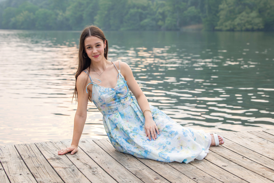 thm_april-2026-lb-commons-ford-ranch-senior-photos-136.webp