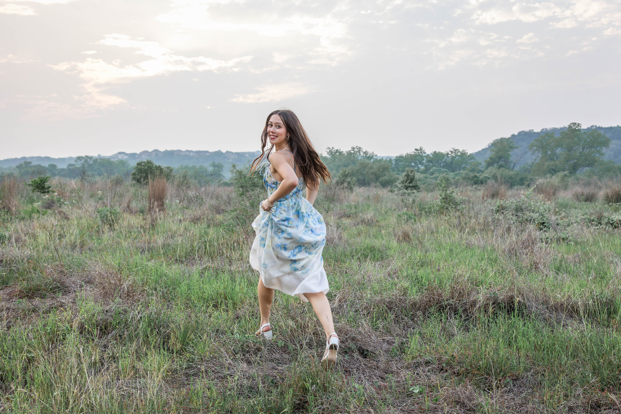 commons-ford-ranch-senior-photos-175.webp
