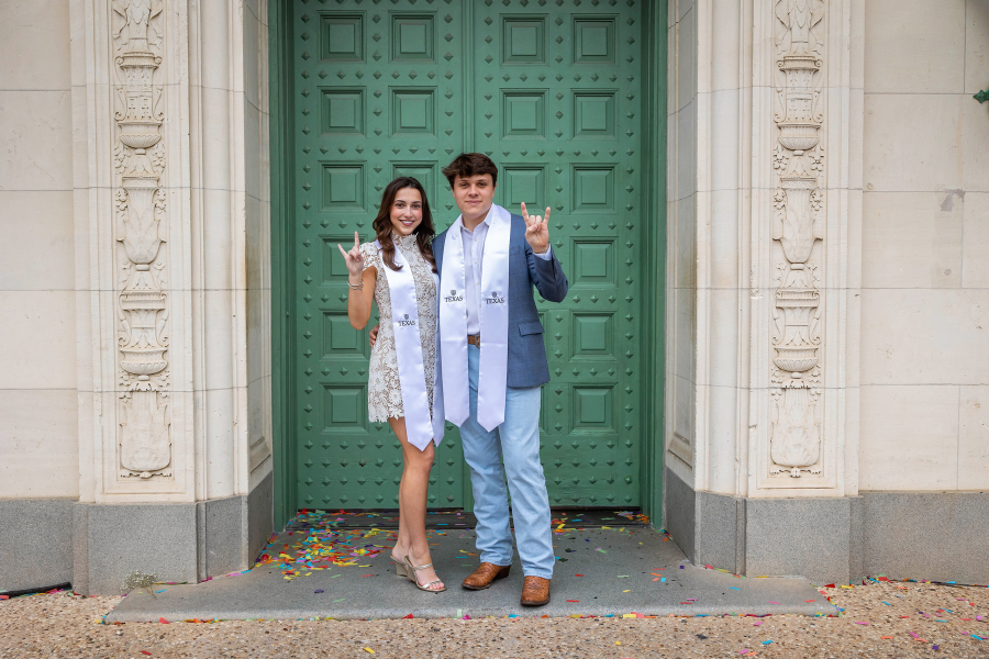thm_april-2026-ut-graduation-photos-paige-wade-003.webp