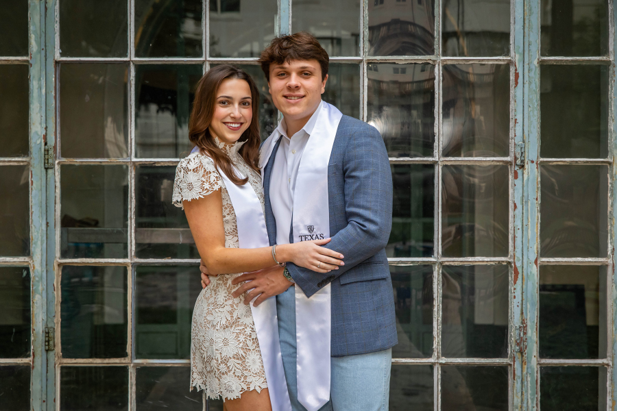 thm_april-2026-ut-graduation-photos-paige-wade-050.webp