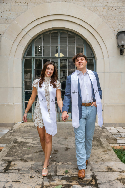 thm_april-2026-ut-graduation-photos-paige-wade-064.webp
