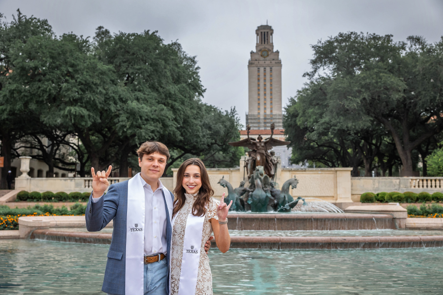 thm_april-2026-ut-graduation-photos-paige-wade-111.webp