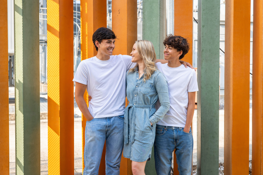 thm_april-2026-vm-family-senior-photos-downtown-austin-011.webp