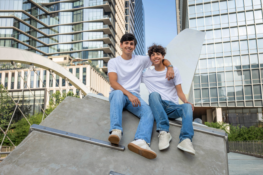 thm_april-2026-vm-family-senior-photos-downtown-austin-028.webp