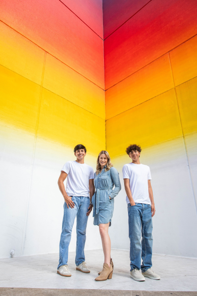 thm_april-2026-vm-family-senior-photos-downtown-austin-062.webp