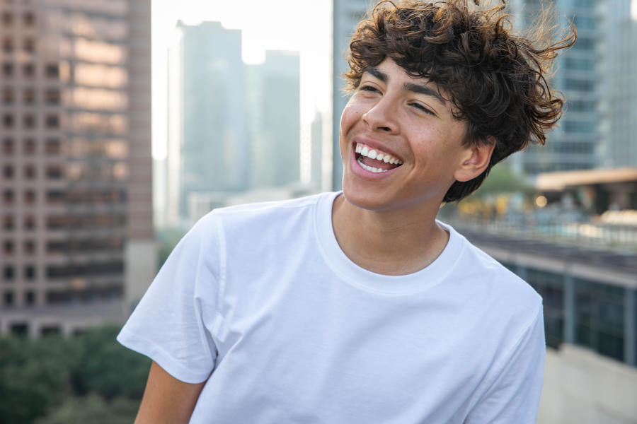 thm_april-2026-vm-family-senior-photos-downtown-austin-072.webp