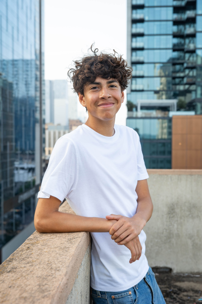 thm_april-2026-vm-family-senior-photos-downtown-austin-078.webp