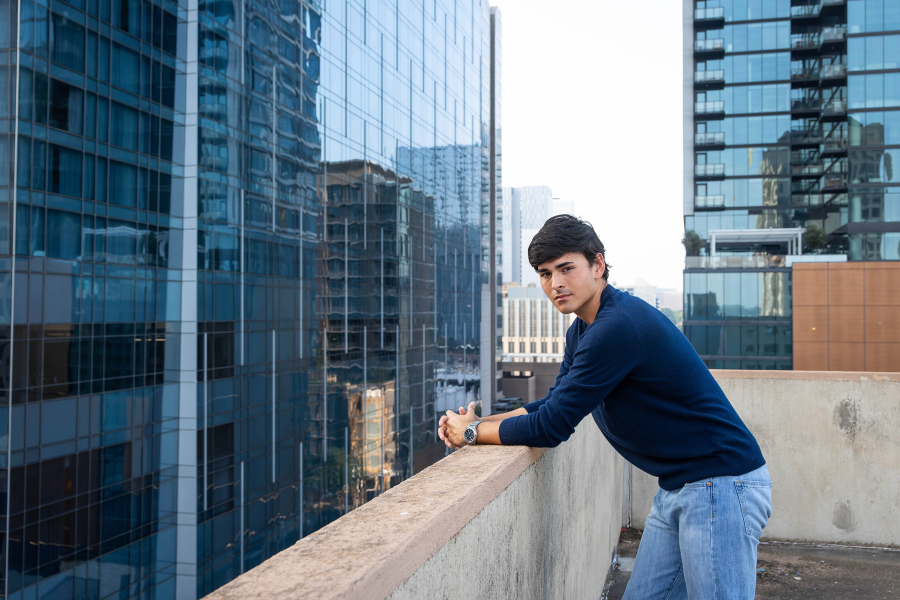 thm_april-2026-vm-family-senior-photos-downtown-austin-082.webp