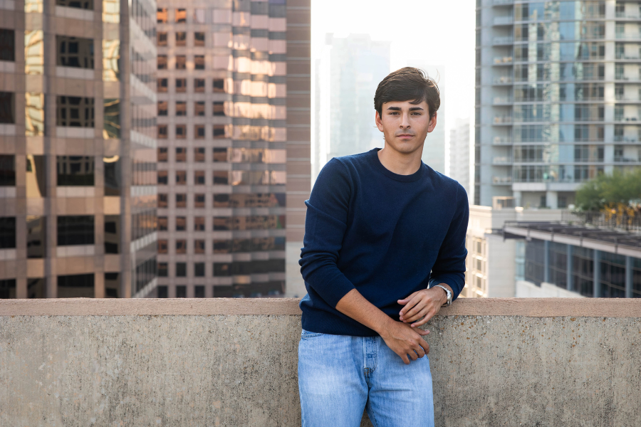 thm_april-2026-vm-family-senior-photos-downtown-austin-090.webp