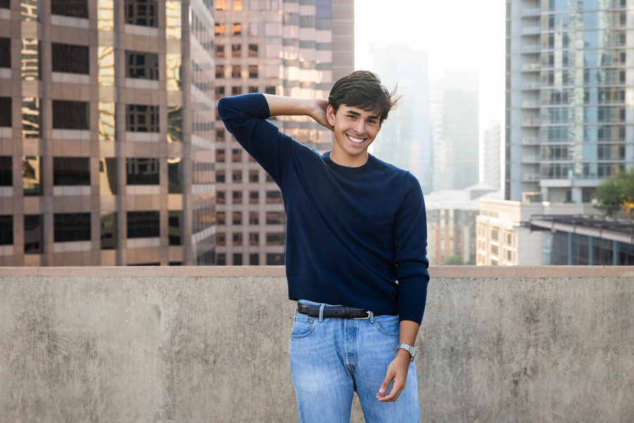 senior-photos-downtown-austin-091.webp