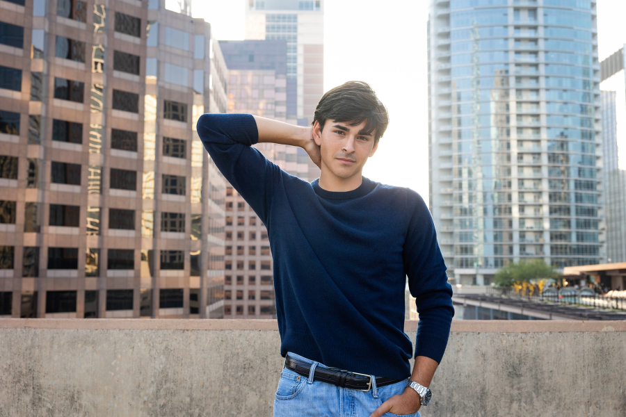 thm_april-2026-vm-family-senior-photos-downtown-austin-094.webp