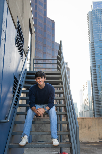 thm_april-2026-vm-family-senior-photos-downtown-austin-121.webp