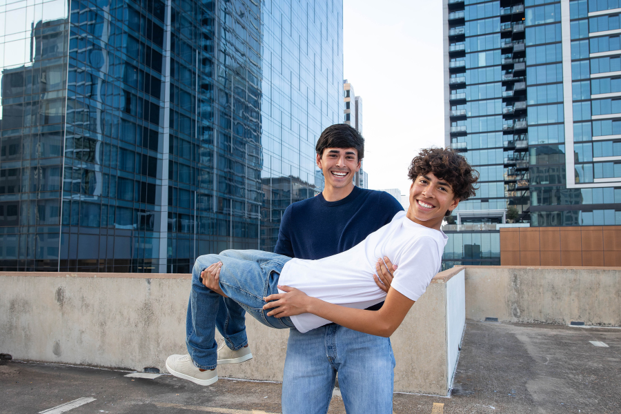 thm_april-2026-vm-family-senior-photos-downtown-austin-148.webp