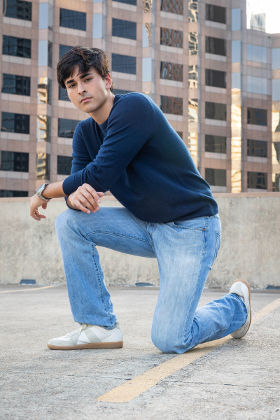 thm_april-2026-vm-family-senior-photos-downtown-austin-168.webp