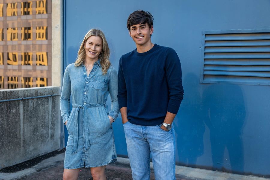 thm_april-2026-vm-family-senior-photos-downtown-austin-181.webp