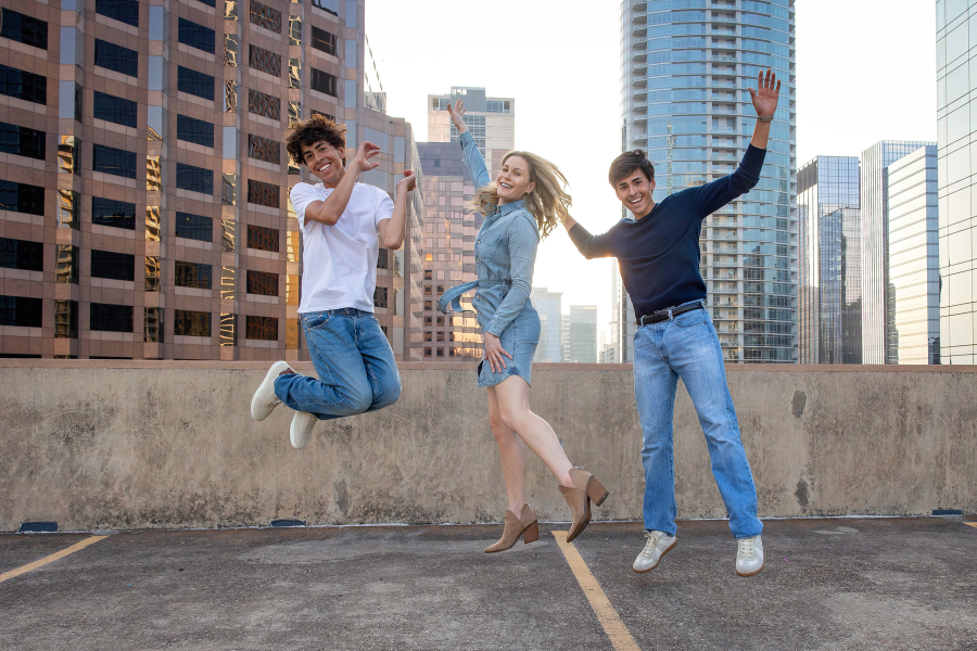 family-senior-photos-downtown-austin-200.webp