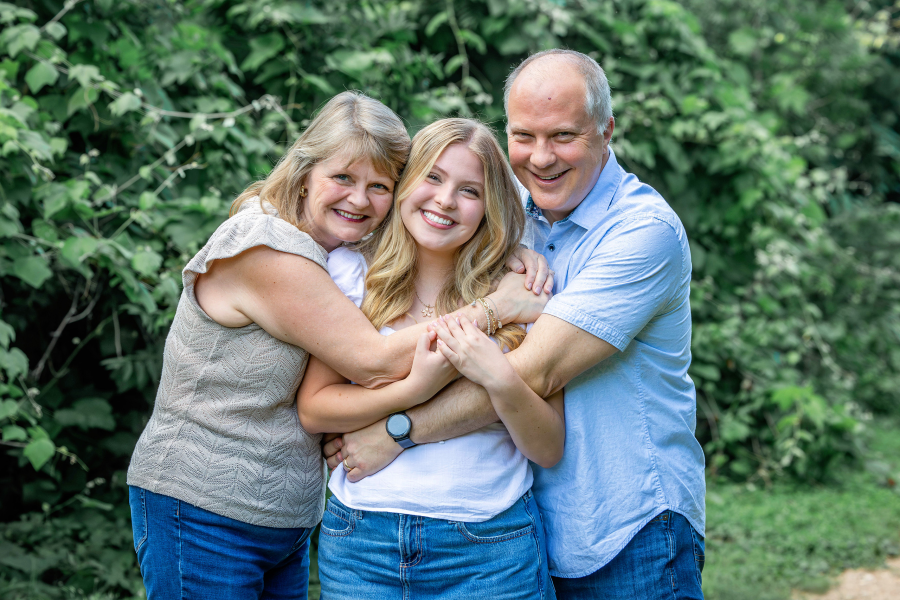 senior-photos-butler-park-012.webp