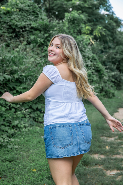 senior-photos-butler-park-041.webp