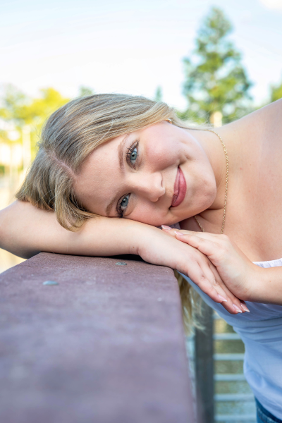 senior-photos-butler-park-057.webp