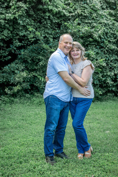 thm_may-2026-fs-senior-photos-butler-park-063.webp