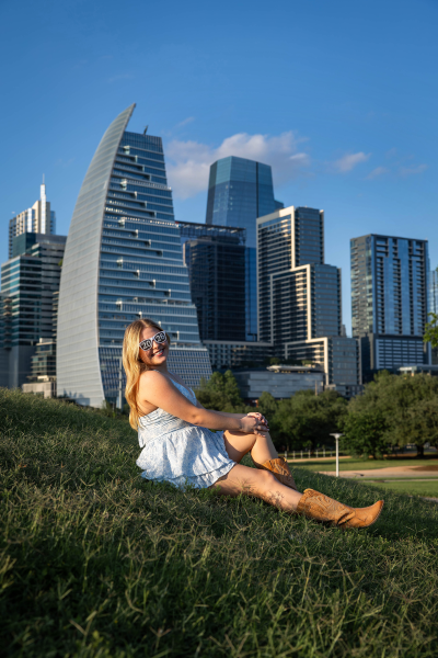 thm_may-2026-fs-senior-photos-butler-park-078.webp