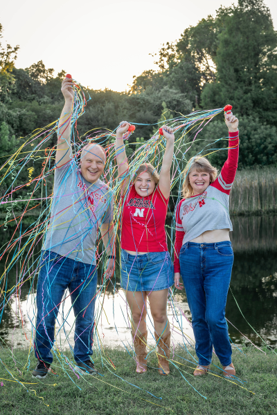 thm_may-2026-fs-senior-photos-butler-park-152.webp