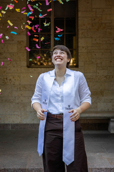 thm_may-2026-ut-graduation-photos-sisters-083.webp