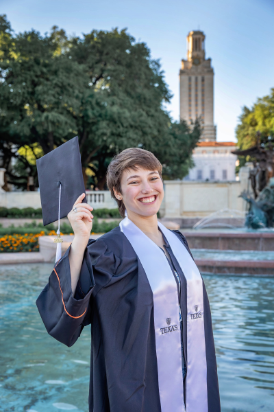 thm_may-2026-ut-graduation-photos-sisters-113.webp