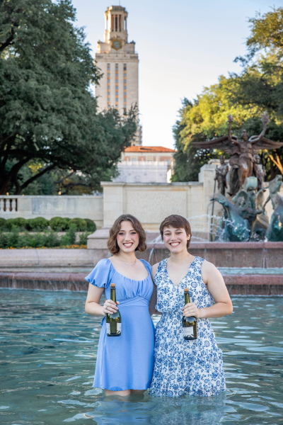thm_may-2026-ut-graduation-photos-sisters-121.webp