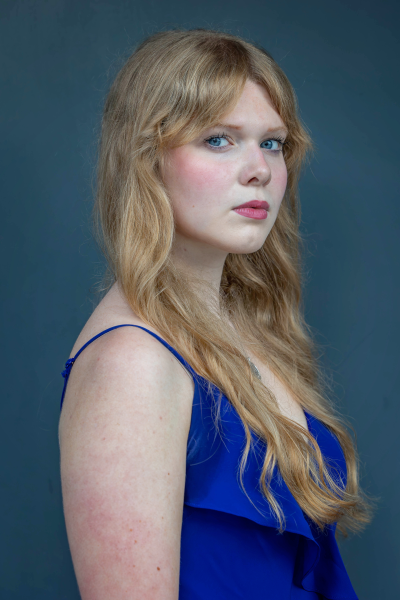 thm_aug-2026-sm-senior-photos-waterloo-park-austin-050.webp