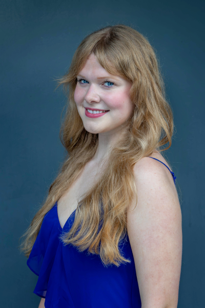 thm_aug-2026-sm-senior-photos-waterloo-park-austin-052.webp