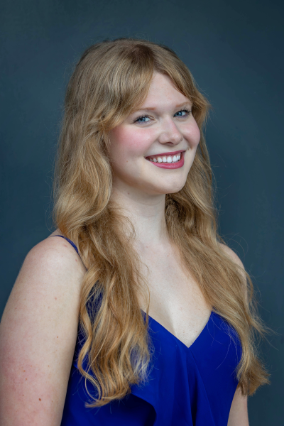 thm_aug-2026-sm-senior-photos-waterloo-park-austin-057.webp