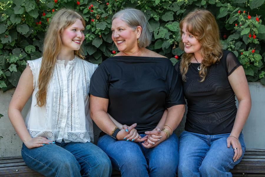 thm_aug-2026-sm-senior-photos-waterloo-park-austin-139.webp