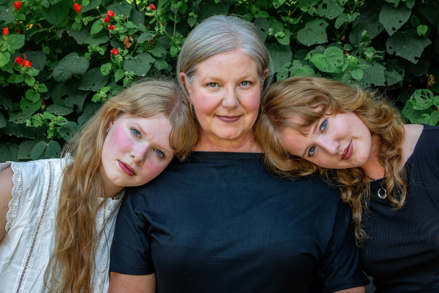 thm_aug-2026-sm-senior-photos-waterloo-park-austin-142.webp