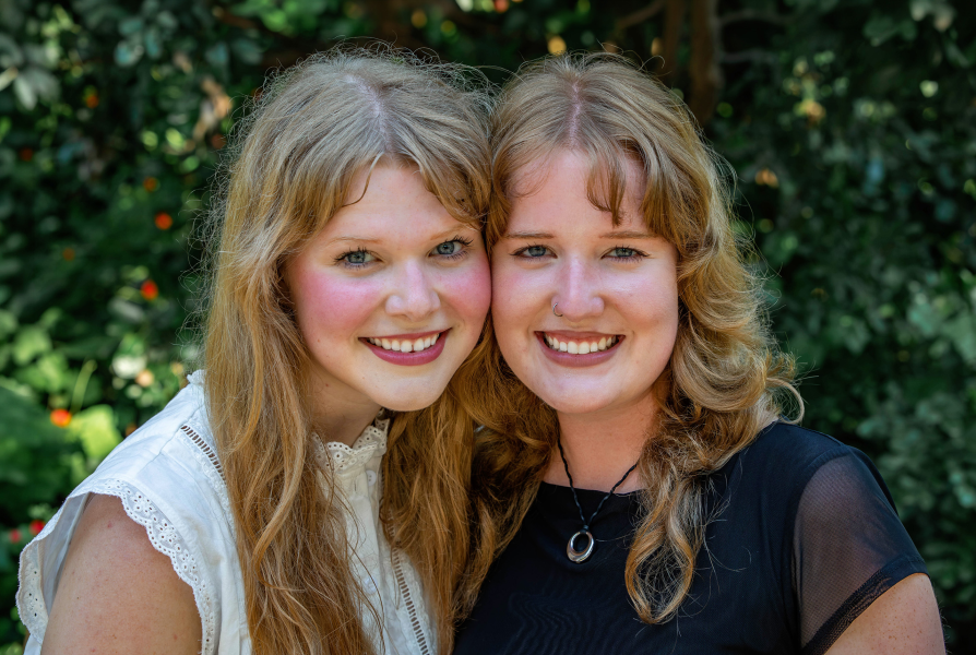 thm_aug-2026-sm-senior-photos-waterloo-park-austin-153.webp