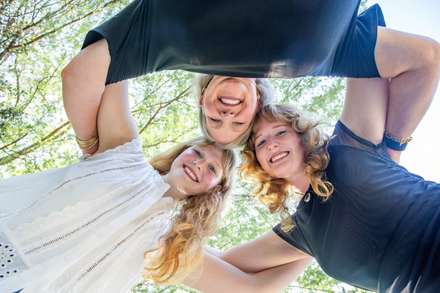thm_aug-2026-sm-senior-photos-waterloo-park-austin-197.webp