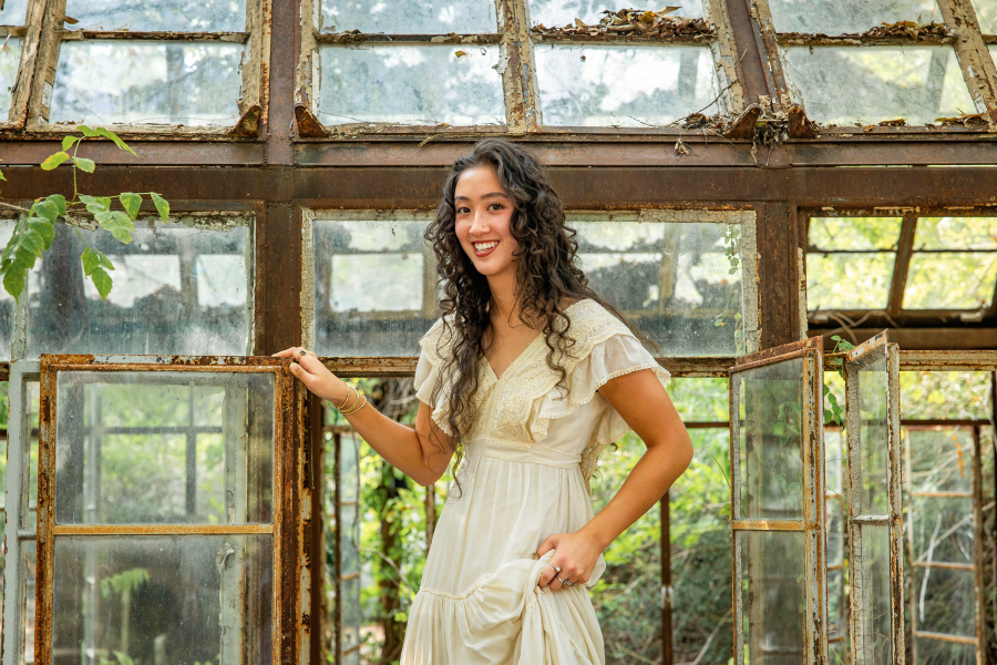 thm_sept-2026-el-sekrit-theater-austin-senior-photos-024.webp