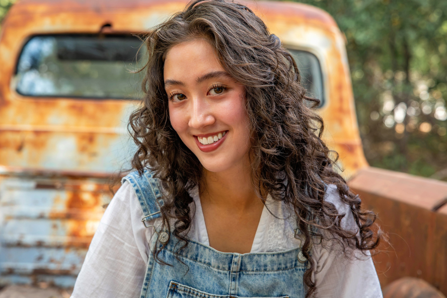 thm_sept-2026-el-sekrit-theater-austin-senior-photos-095.webp