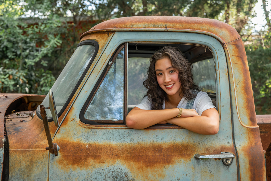 thm_sept-2026-el-sekrit-theater-austin-senior-photos-117.webp