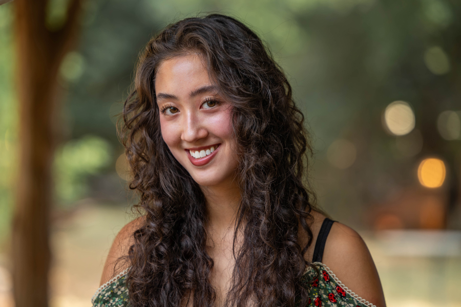 thm_sept-2026-el-sekrit-theater-austin-senior-photos-143.webp
