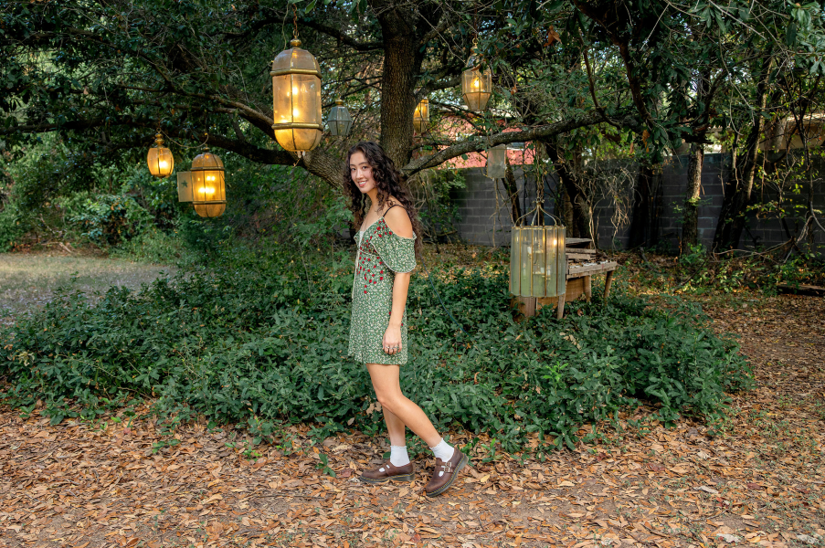thm_sept-2026-el-sekrit-theater-austin-senior-photos-161.webp