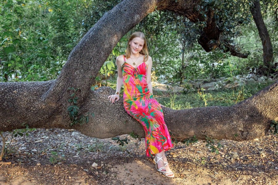 thm_oct-2026-ek-austin-senior-photos-pease-park-021.webp