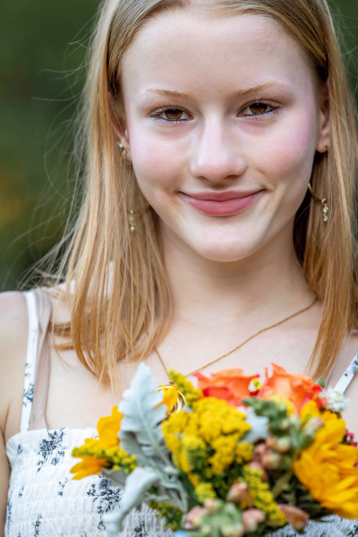 thm_oct-2026-ek-austin-senior-photos-pease-park-049.webp